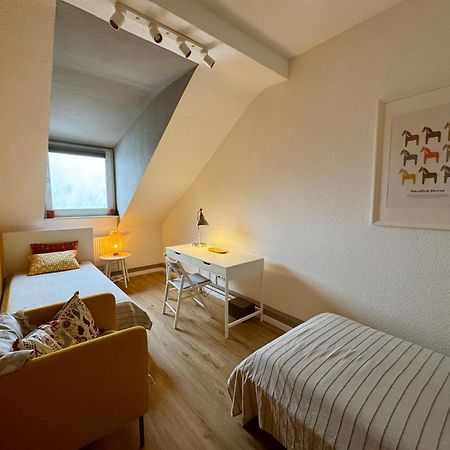 Big Flat With Fresh Renovation, Free Parking, Sonyps, Netflix Apartman Duisburg Kültér fotó