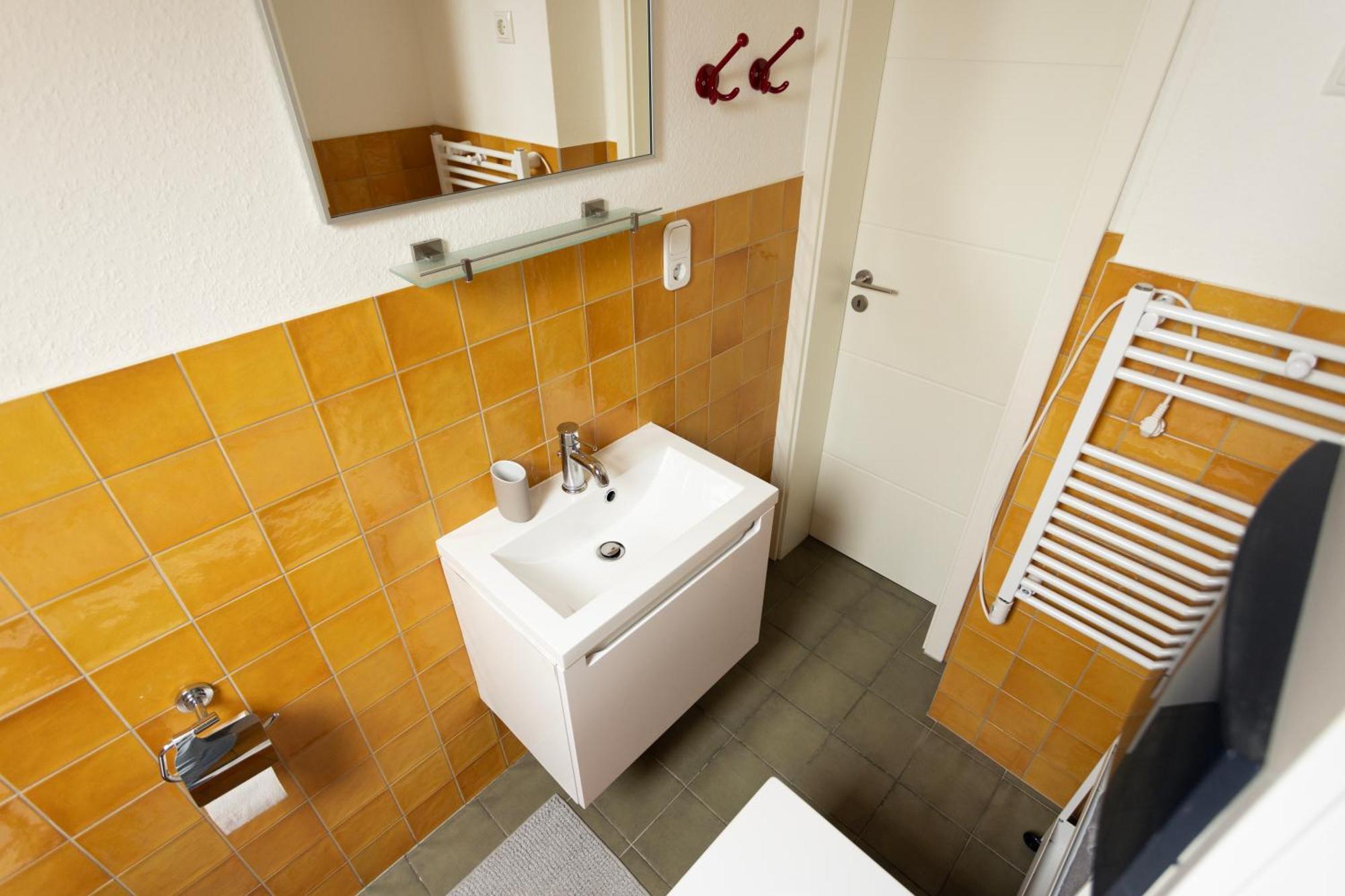 Big Flat With Fresh Renovation, Free Parking, Sonyps, Netflix Apartman Duisburg Kültér fotó