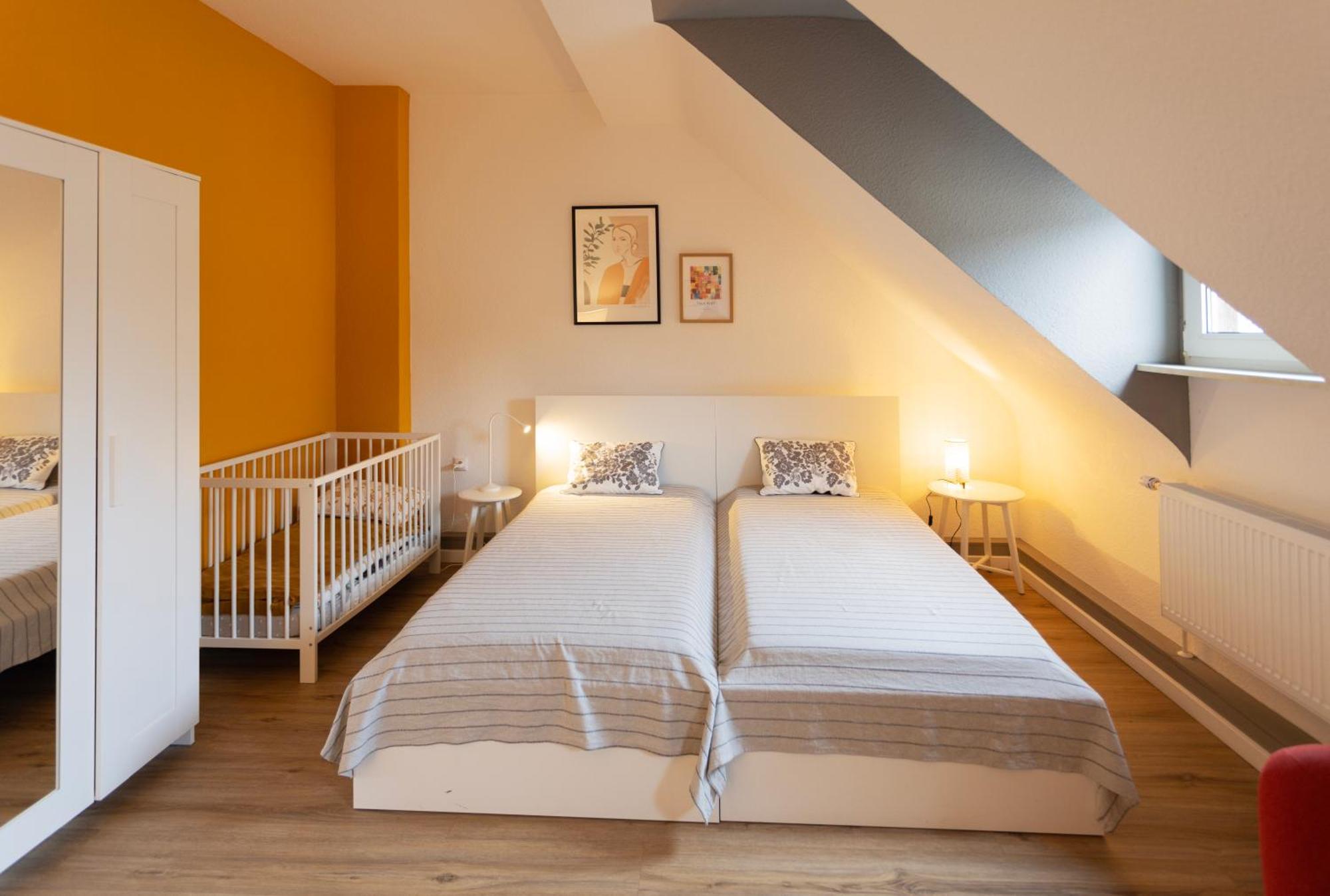 Big Flat With Fresh Renovation, Free Parking, Sonyps, Netflix Apartman Duisburg Kültér fotó
