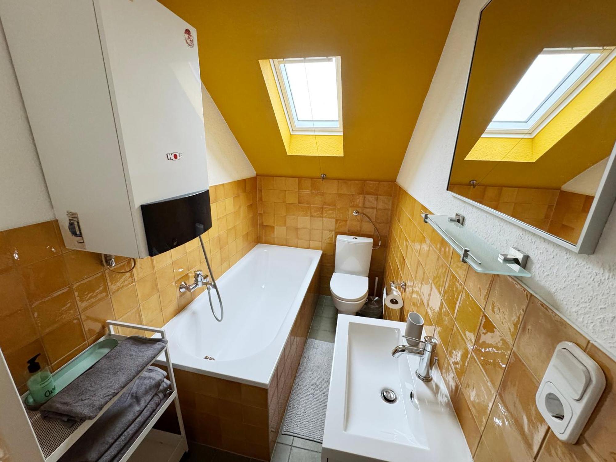 Big Flat With Fresh Renovation, Free Parking, Sonyps, Netflix Apartman Duisburg Kültér fotó