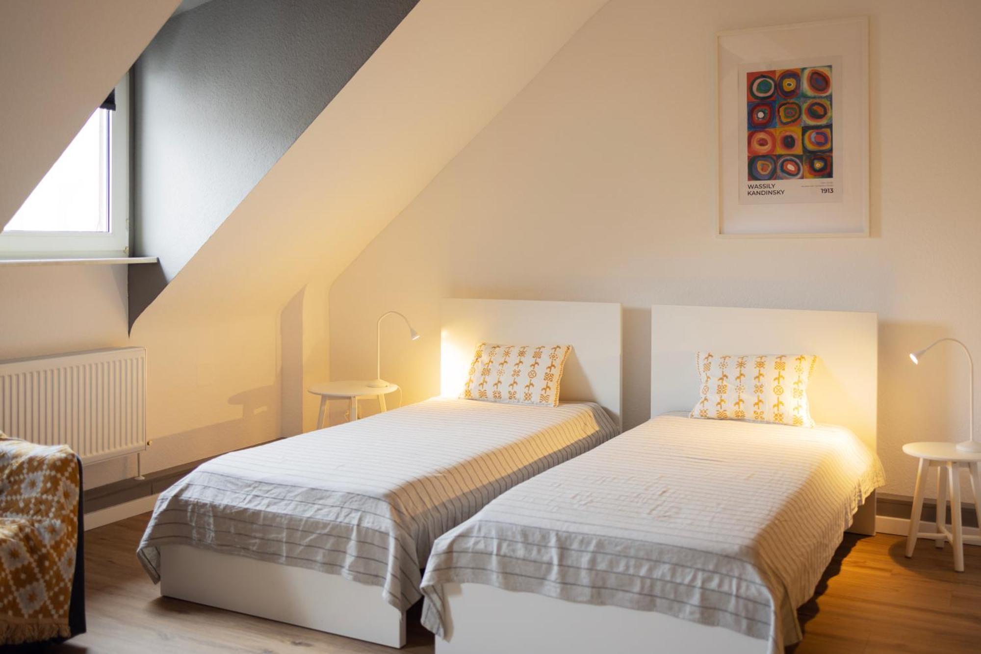 Big Flat With Fresh Renovation, Free Parking, Sonyps, Netflix Apartman Duisburg Kültér fotó