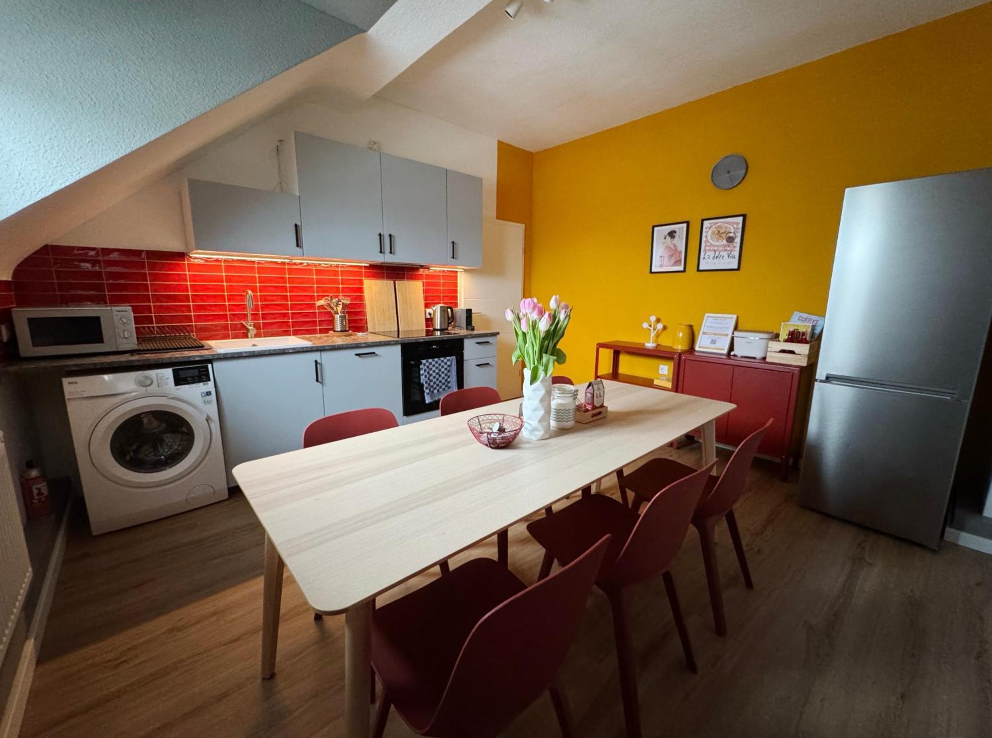 Big Flat With Fresh Renovation, Free Parking, Sonyps, Netflix Apartman Duisburg Kültér fotó